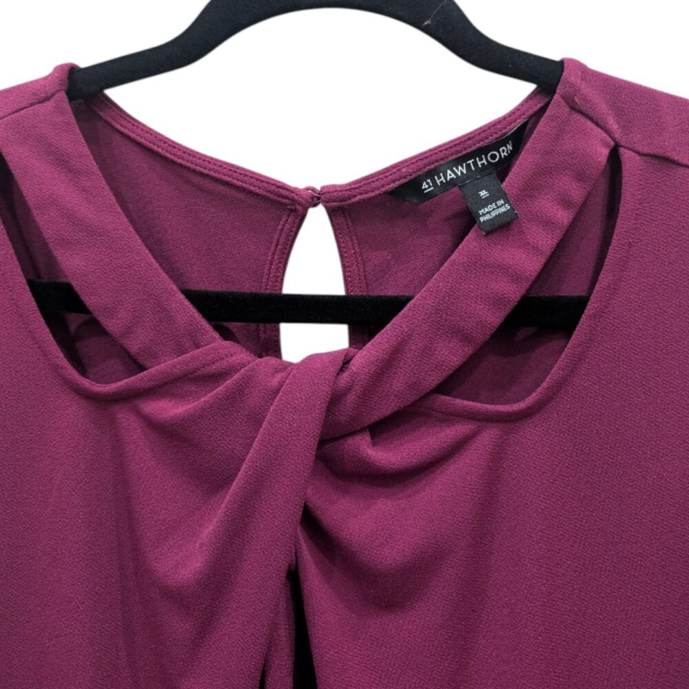 41 Hawthorn Jaslinda Twist Neckline Moss Crepe Knit Top - Picture 2 of 4